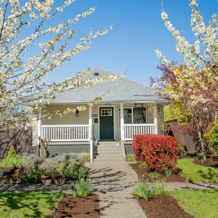 Buy this 2 bed house on 5415 Southeast Knight Street in Portland, OR 97206