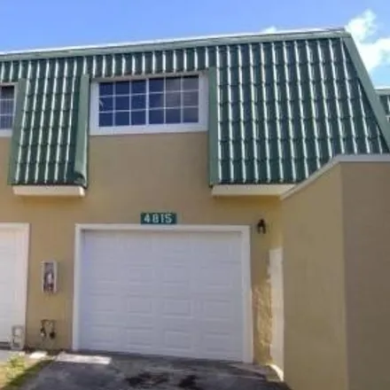 Image 2 - 4817 Bluefish Court, Lee County, FL 33919, USA - Townhouse for sale