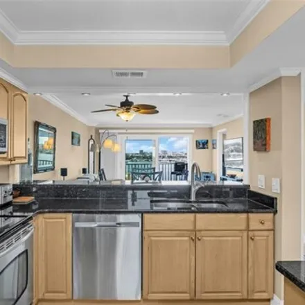 Image 3 - 610 Island Way, Clearwater, FL 33767, USA - Condo for sale