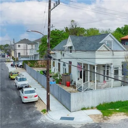 Image 1 - 435 South Dupre Street, New Orleans, LA 70119, USA - House for sale