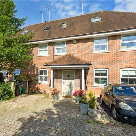 Image 3 - Wantage Road, Great Shefford, RG17 7DF, United Kingdom - Townhouse for sale