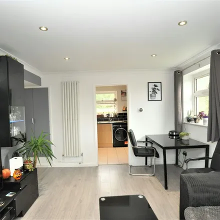 Image 2 - Oak Hill, Baldock, SG6 2RQ, United Kingdom - Apartment for rent
