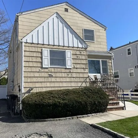 Image 1 - 76 3rd Avenue, Village of East Rockaway, NY 11518, USA - House for sale