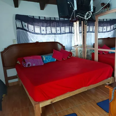 Buy this 4 bed house on Carretera a la Peña in La Capilla, 51200 Valle de Bravo