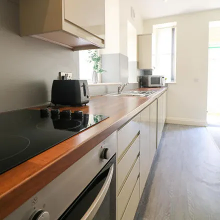 Image 2 - 9 The Crescent, Plymouth, PL1 3LB, United Kingdom - Apartment for rent