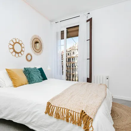 Rent this 2 bed apartment on Carrer de Sepúlveda in 107, 08001 Barcelona