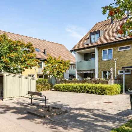 Rent this 3 bed apartment on Stålgatan 14G in 302 69 Halmstad, Sweden