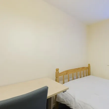 Image 2 - 272 Radford Road, Nottingham, NG7 5GU, United Kingdom - Room for rent