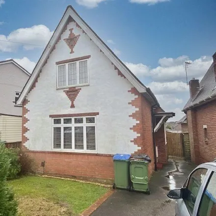 Rent this 2 bed house on Somerton Avenue in Southampton, SO18 5DA