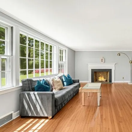 Image 5 - 109 West Cross Road, New Canaan, CT 06840, USA - House for sale