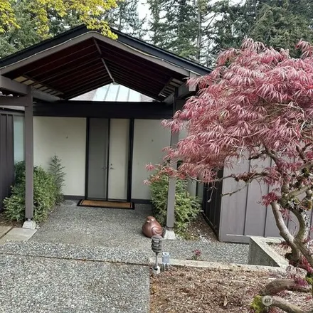 Buy this 3 bed house on 285 Ridgeway Drive in Bellingham, WA 98225