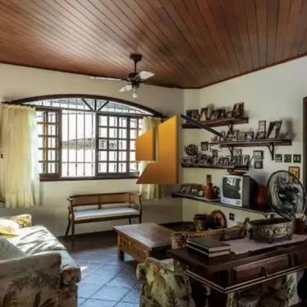 Rent this 5 bed house on Rua Prefeito Mansueto Pierotti in Vila Amélia, São Sebastião - SP