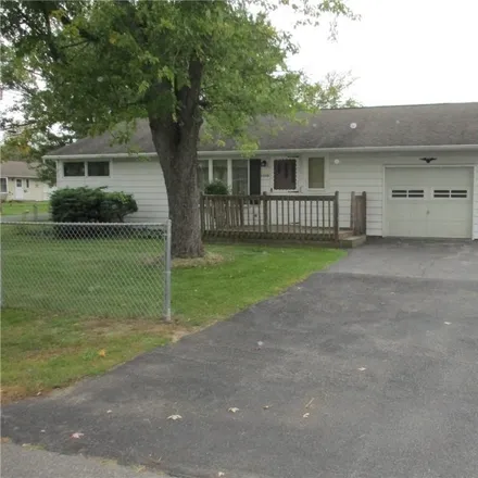 Buy this 3 bed house on 1009 Boulevard Street in City of Syracuse, NY 13211
