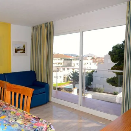 Rent this 3 bed apartment on Consell Municipal de l'Estartit in Carrer del Port, 25