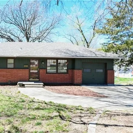 Image 1 - 6524 North Bellefontaine Avenue, Gladstone, MO 64119, USA - House for sale