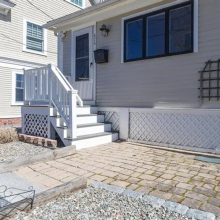 Image 3 - 874 State Street, Portsmouth, NH 03801, USA - House for sale