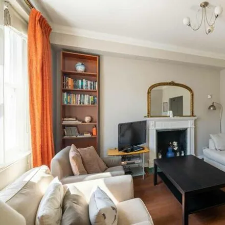 Image 2 - 11 Westgate Terrace, London, SW10 9DR, United Kingdom - Apartment for rent
