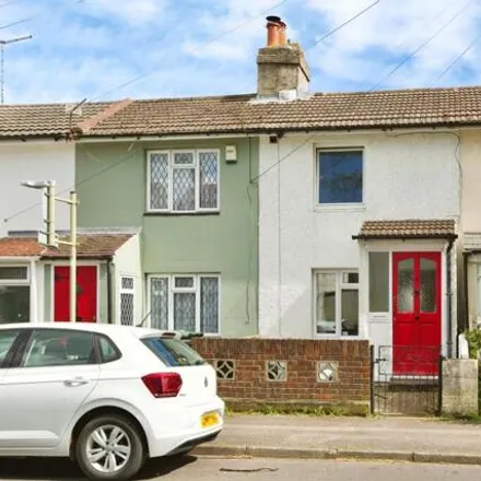 Buy this 2 bed townhouse on Gordon Road in Gosport, PO12 3QH