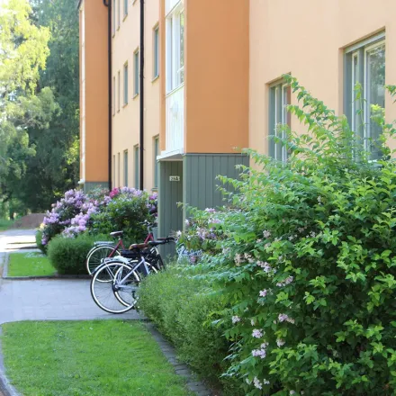 Rent this 3 bed apartment on Lasarettsgatan in 574 40 Vetlanda, Sweden