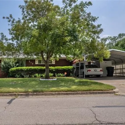 Image 1 - 912 Maxwell Street Northwest, Ardmore, OK 73401, USA - House for sale