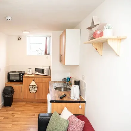 Image 3 - Kirklees, HD2 1JJ, United Kingdom - Apartment for rent