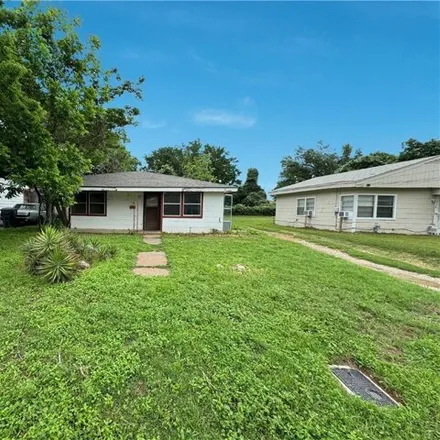 Image 2 - 558 Calumet Avenue, Waco, TX 76704, USA - House for sale