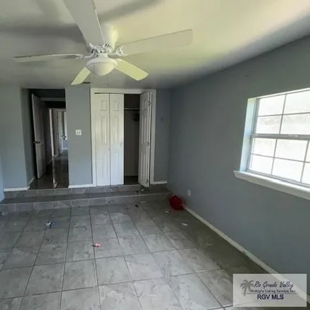 Image 8 - 5467 Amatista Drive, 21 Subdivision Colonia, Brownsville, TX 78521, USA - House for sale