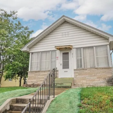 Buy this 3 bed house on 2117 S Franklin St in South Bend, Indiana