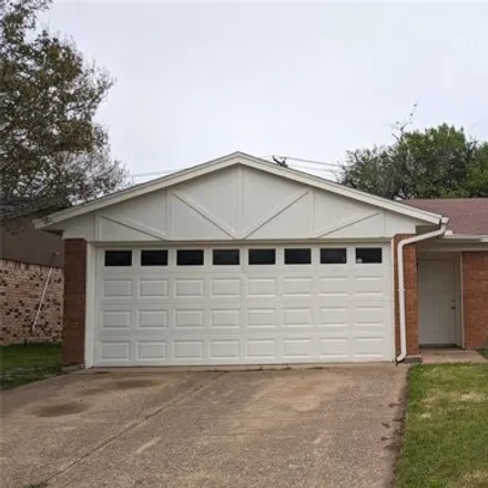 Buy this 3 bed house on 6341 Cascade Circle in Watauga, TX 76148