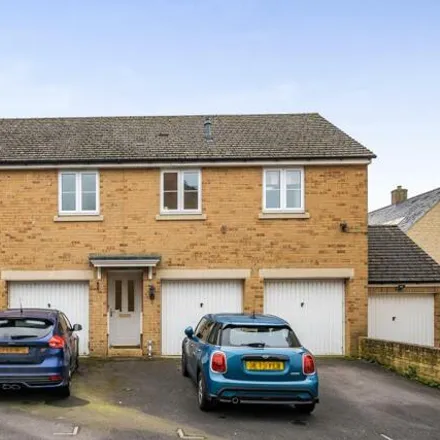 Buy this 2 bed house on Waterford Road in Witney, OX28 1FF