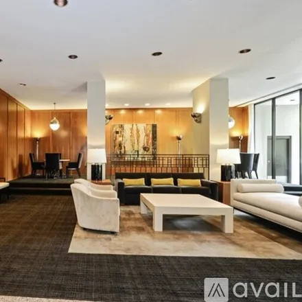 Image 2 - 2626 N Lakeview Ave, Unit 302 - Condo for rent