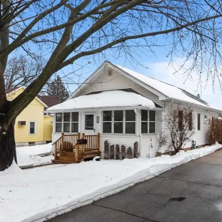 Buy this 2 bed house on 486 South Telulah Avenue in Appleton, WI 54915