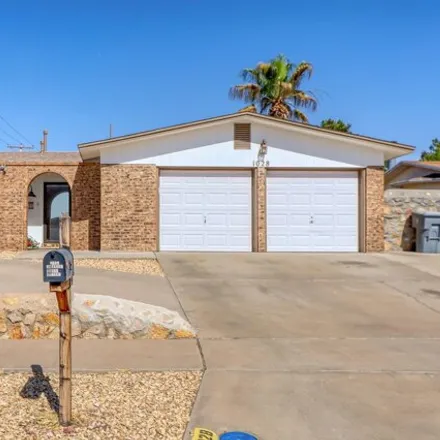 Buy this 3 bed house on Medano Drive in El Paso, TX 79962