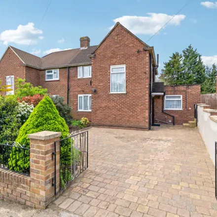 Image 1 - 23 The Queen's Drive, Chorleywood, WD3 8LU, United Kingdom - Duplex for sale