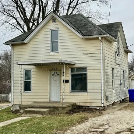 Buy this 4 bed house on 519 Willow Street in Kewanee, IL 61443