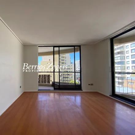 Rent this 4 bed apartment on 3 Poniente 220 in 252 0112 Viña del Mar, Chile