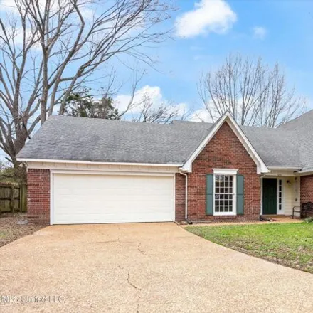 Image 2 - 7201 Foxdale Drive, Olive Branch, MS 38654, USA - House for sale
