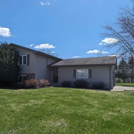 Buy this 3 bed house on 480 West Pearl Street in Seymour, Outagamie County