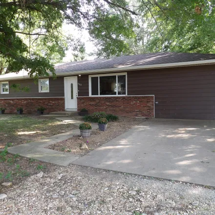 Buy this 4 bed house on 901 East Walnut Street in Aurora, MO 65605