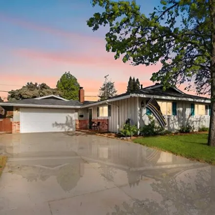 Buy this 3 bed house on 407 Loretto Drive in Roseville, CA 95661