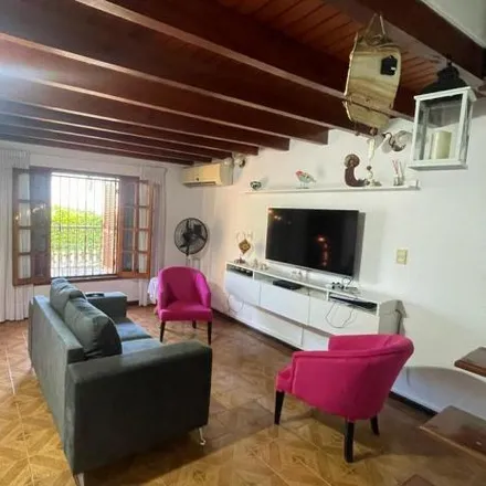 Buy this 5 bed house on Avenida Cabred 1600 in Delegacion Municipal Villa Urquiza, 3300 Posadas