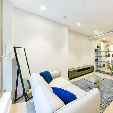 Rent this studio apartment on 10 Park Drive in London, E14 9GD