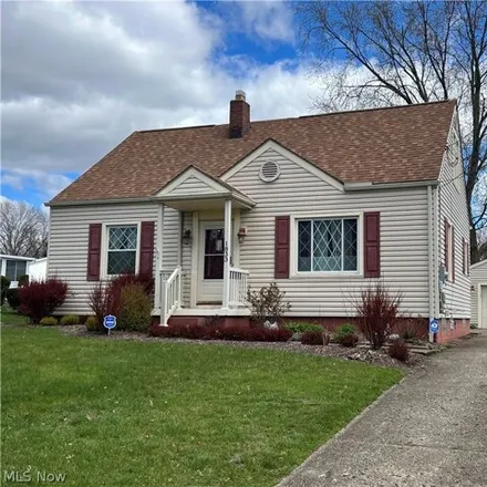 Buy this 4 bed house on 1833 Evergreen Avenue in Swartz Corners, Akron
