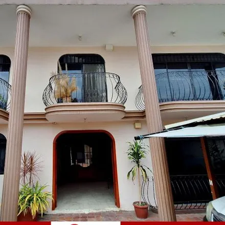 Rent this 3 bed apartment on barrezueta Bustamante Lorena garante in Avenida de las Palmeras, 070202