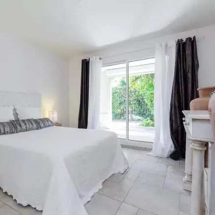 Rent this 3 bed house on Avenue de Provence in 06270 Villeneuve-Loubet, France