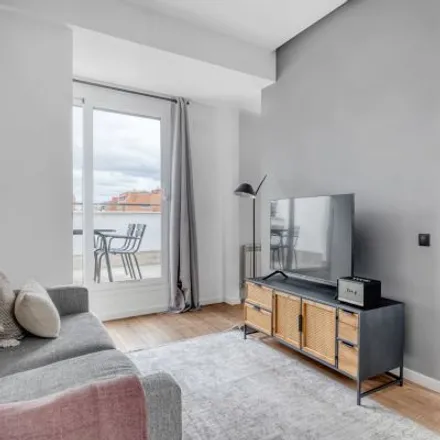 Rent this 2 bed apartment on Mazda in Avenida de los Toreros, 28028 Madrid