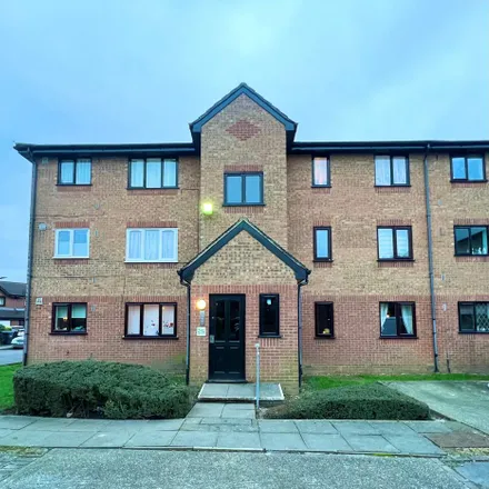 Rent this 2 bed apartment on Streamside Close in London, N9 9XE