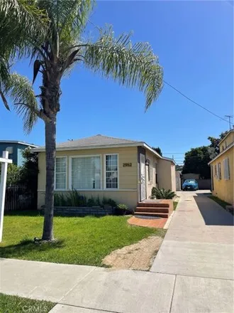 Buy this 2 bed house on Los Flores Boulevard in Lynwood, CA 90262