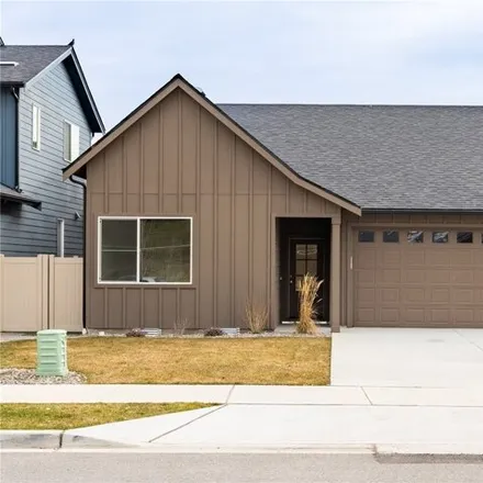 Buy this 3 bed house on 215 Sienna Road in Wenatchee, WA 98801