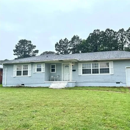 Rent this 3 bed house on 1317 South 9th Street in McAlester, OK 74501